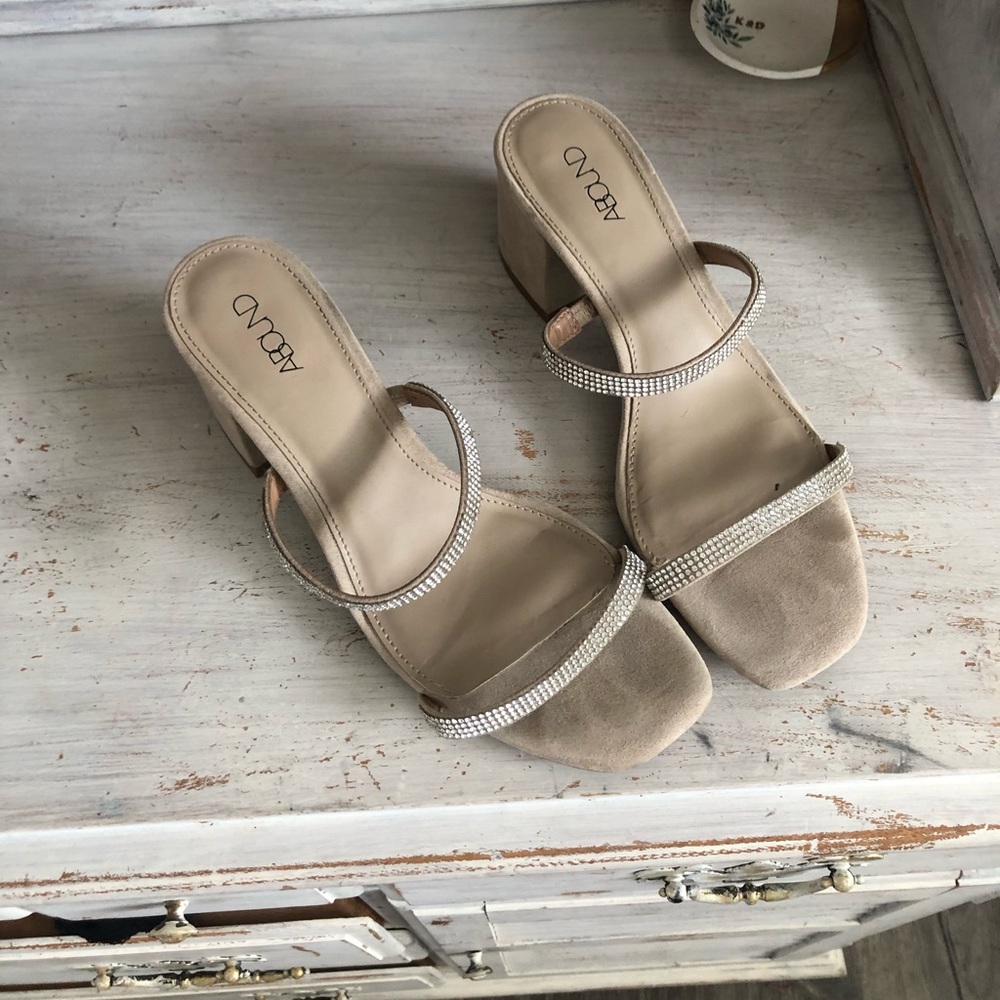 Heeled sandals